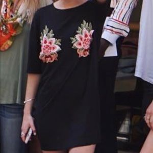 APPLIQUÉ TSHIRT DRESS